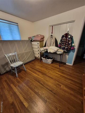 3498 W Walton Boulevard, Waterford, MI 48329