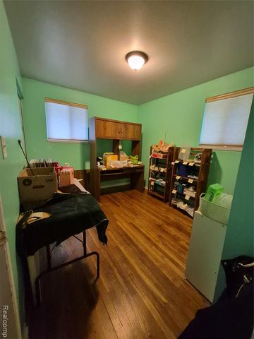 3498 W Walton Boulevard, Waterford, MI 48329