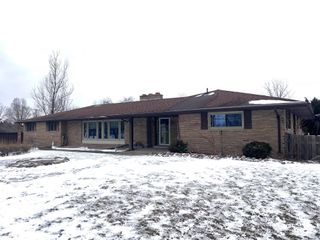 2590 S Morrice Road, Owosso Twp, MI 48867
