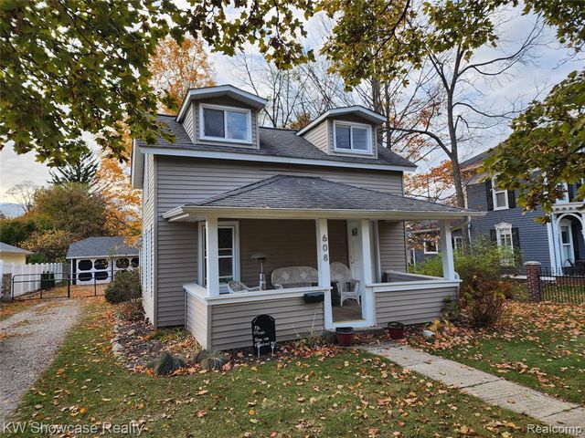 608 S Adelaide Street, Fenton, MI 48430