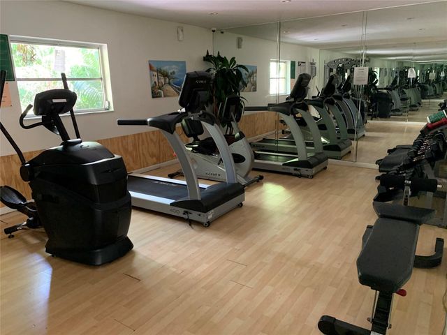 5168 NE 6th Avenue 429, Fort Lauderdale, FL 33334