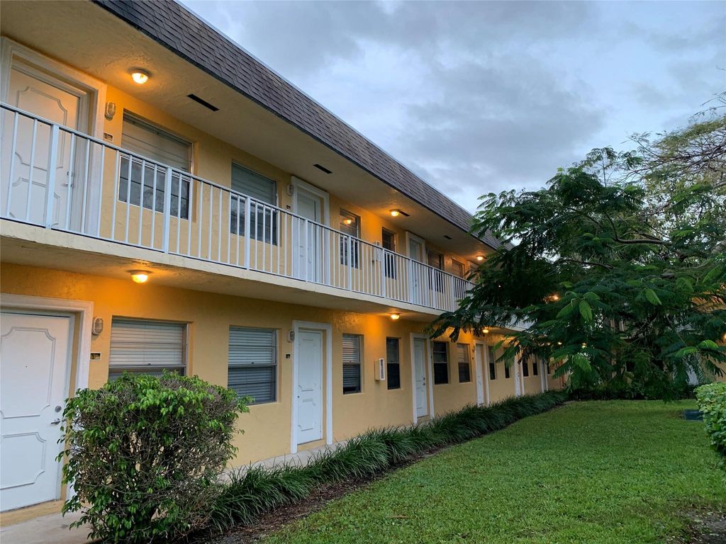 5168 NE 6th Avenue 429, Fort Lauderdale, FL 33334