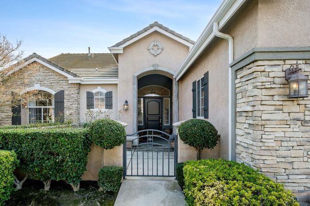 2151 W Via Le Fontane, Fresno, CA 93711
