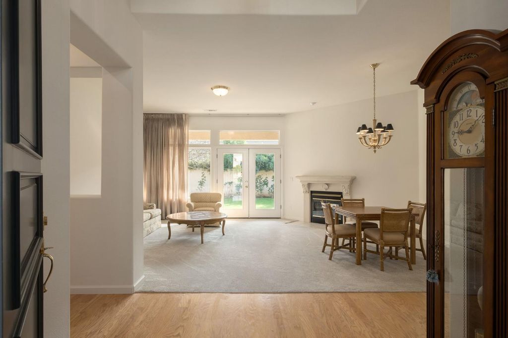 Image 3 of property listing at 2151 W Via Le Fontane, Fresno, CA 93711