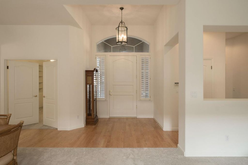 Image 4 of property listing at 2151 W Via Le Fontane, Fresno, CA 93711