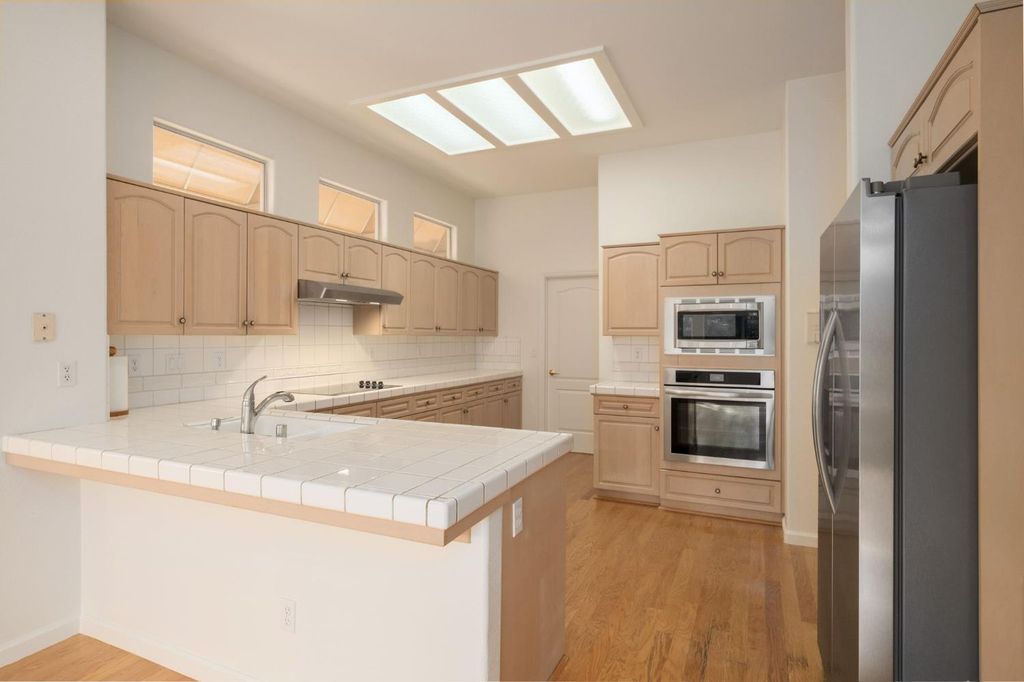 Image 9 of property listing at 2151 W Via Le Fontane, Fresno, CA 93711