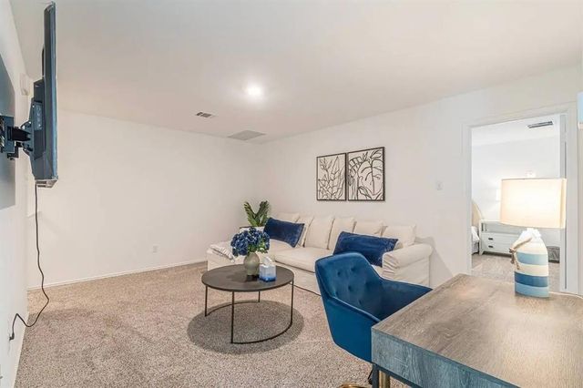 441 Gabbro GDNS, Maxwell, TX 78656