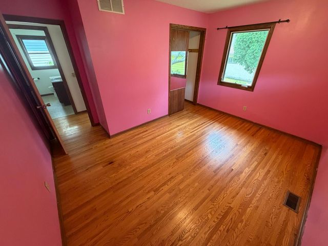 2140 Bush Avenue E, Saint Paul, MN 55119