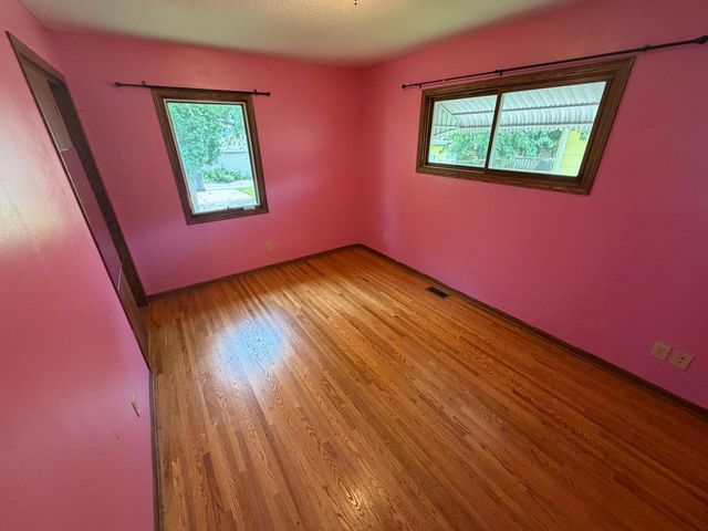 2140 Bush Avenue E, Saint Paul, MN 55119