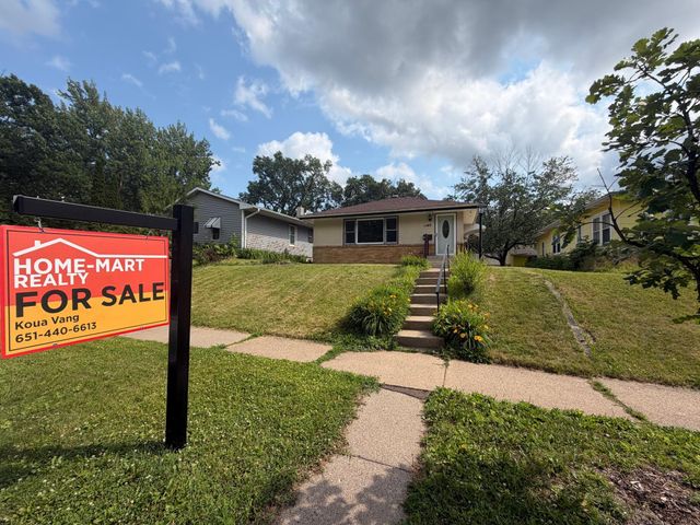 2140 Bush Avenue E, Saint Paul, MN 55119