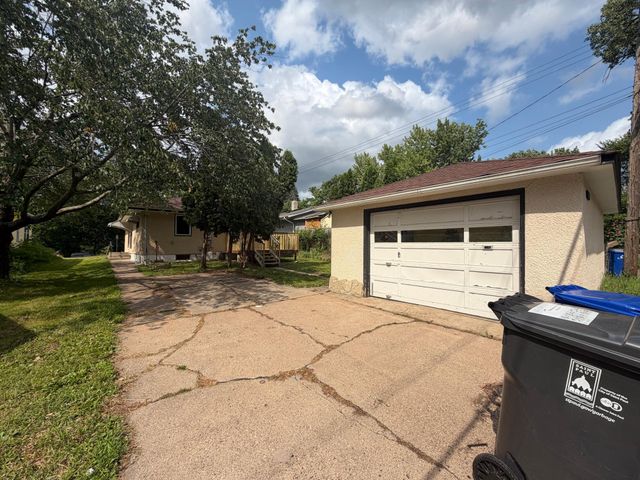2140 Bush Avenue E, Saint Paul, MN 55119