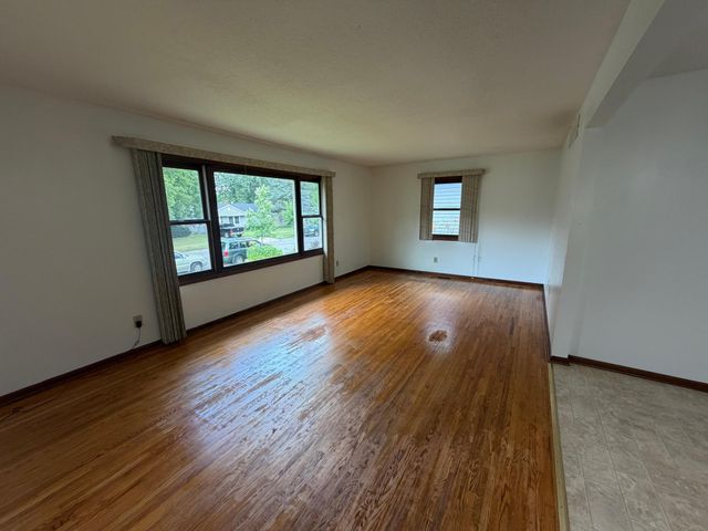 2140 Bush Avenue E, Saint Paul, MN 55119