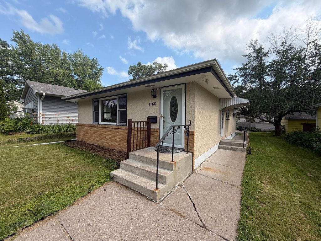 2140 Bush Avenue E, Saint Paul, MN 55119