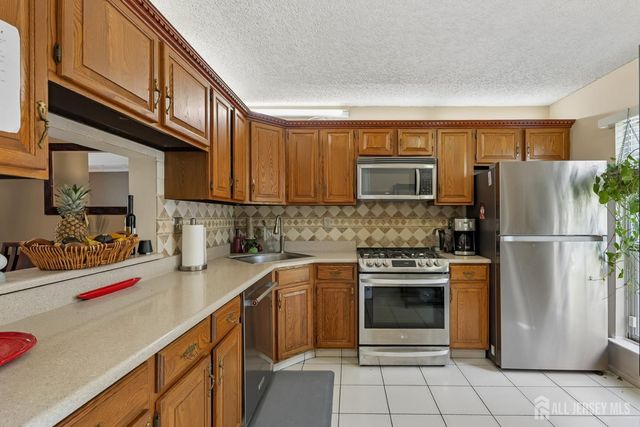 79-79 chelsea Court, Franklin, NJ 08873