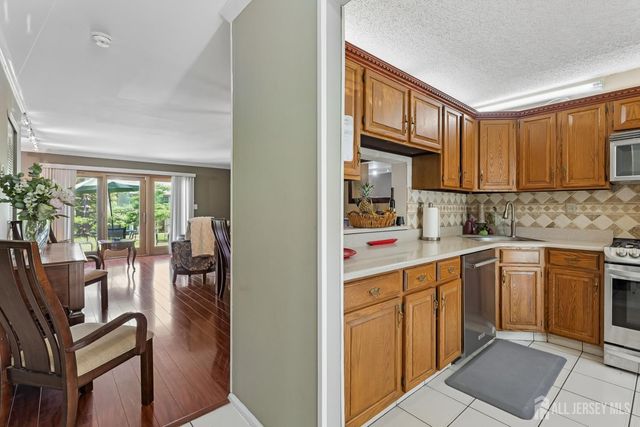 79-79 chelsea Court, Franklin, NJ 08873