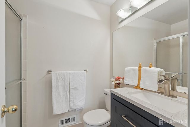 79-79 chelsea Court, Franklin, NJ 08873