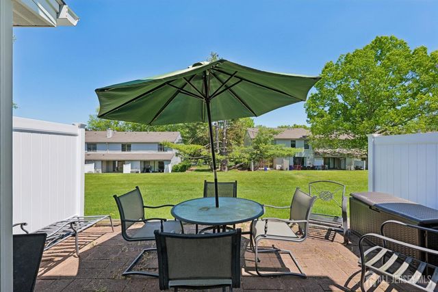 79-79 chelsea Court, Franklin, NJ 08873