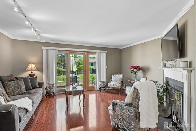 79-79 chelsea Court, Franklin, NJ 08873
