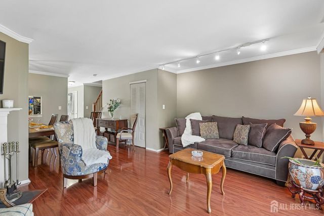 79-79 chelsea Court, Franklin, NJ 08873