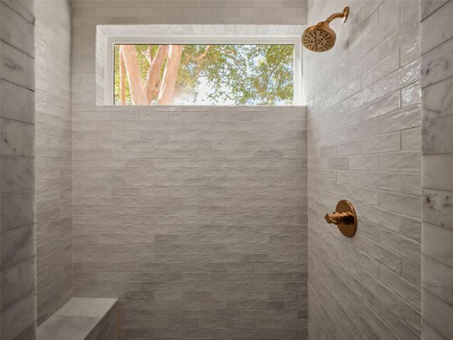 610 Allen ST 1, Austin, TX 78702