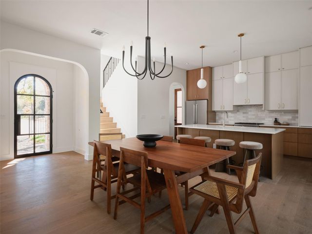 610 Allen ST 1, Austin, TX 78702