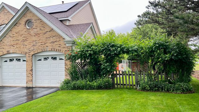 2460 Otter Creek Lane, Elgin, IL 60123