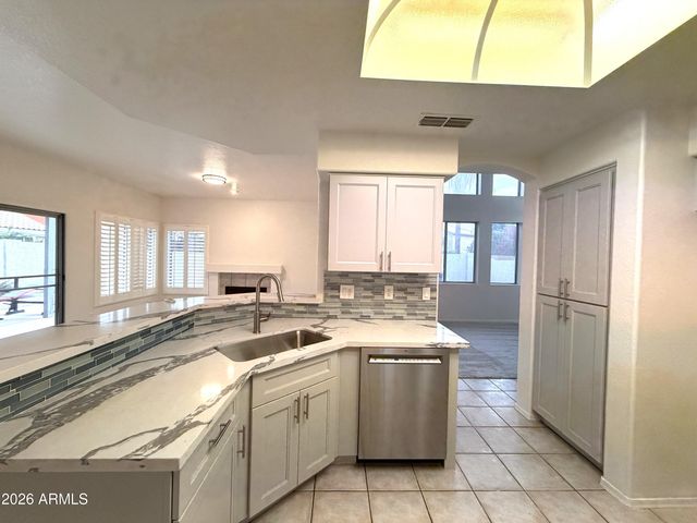 3506 E ROCKWOOD Drive, Phoenix, AZ 85050