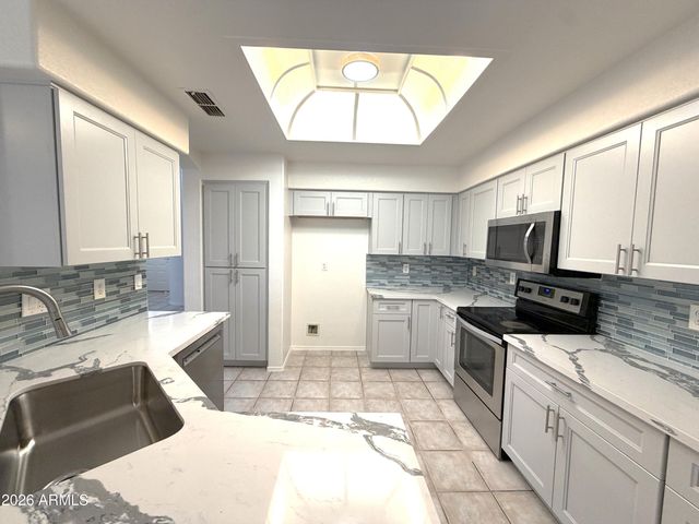 3506 E ROCKWOOD Drive, Phoenix, AZ 85050