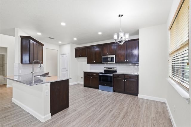 11 Pleasant Valley, Sanger, TX 76266