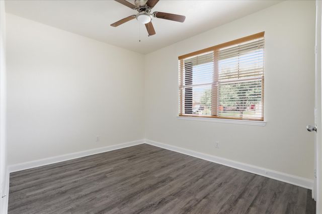 11 Pleasant Valley, Sanger, TX 76266