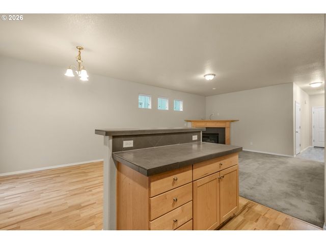 4865 Se SANDALWOOD St, Hillsboro, OR 97123