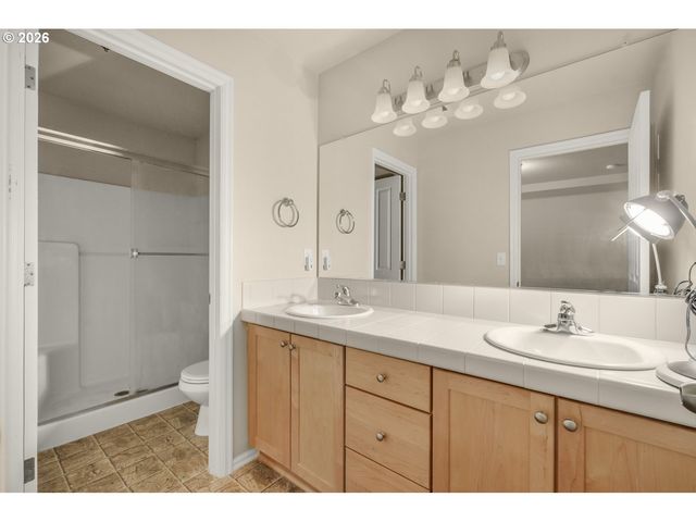 4865 Se SANDALWOOD St, Hillsboro, OR 97123