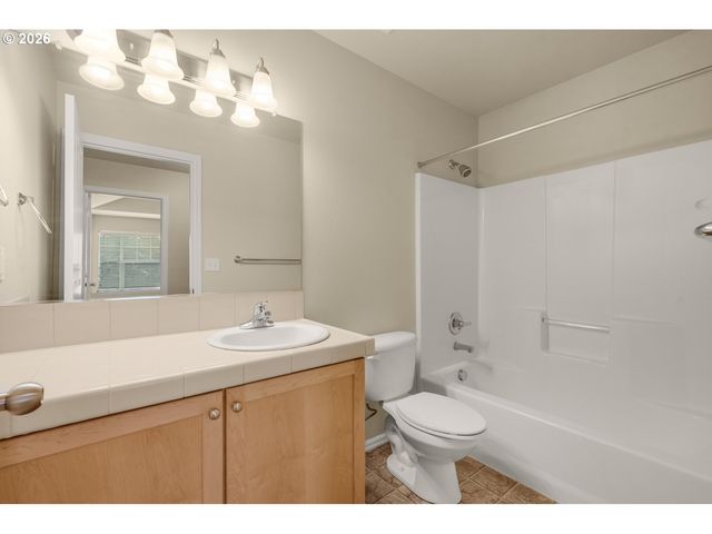 4865 Se SANDALWOOD St, Hillsboro, OR 97123