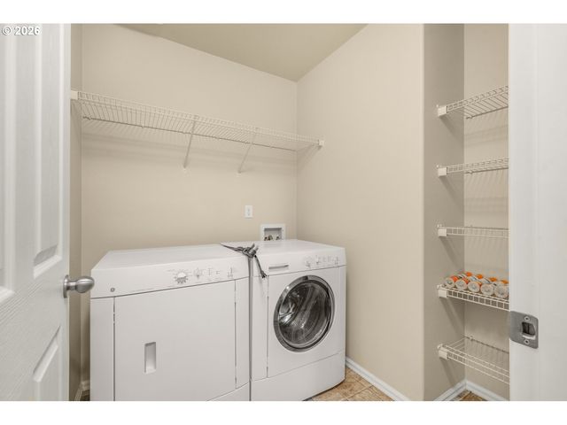 4865 Se SANDALWOOD St, Hillsboro, OR 97123