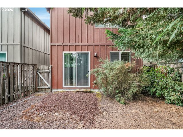 4865 Se SANDALWOOD St, Hillsboro, OR 97123