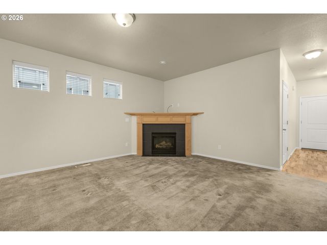 4865 Se SANDALWOOD St, Hillsboro, OR 97123