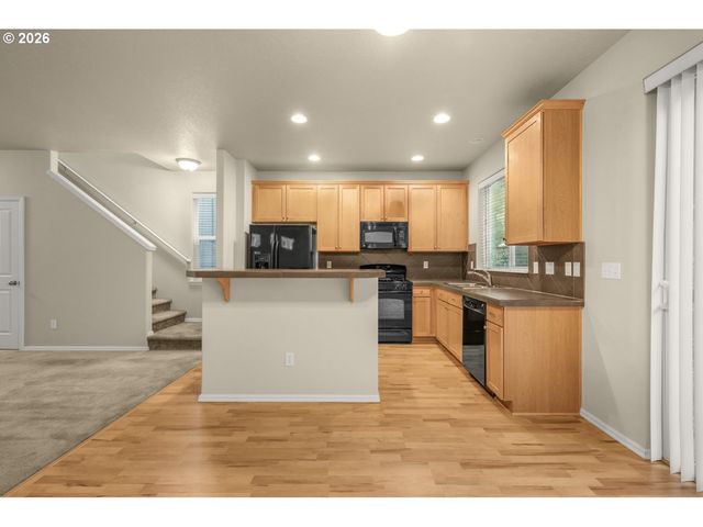4865 Se SANDALWOOD St, Hillsboro, OR 97123