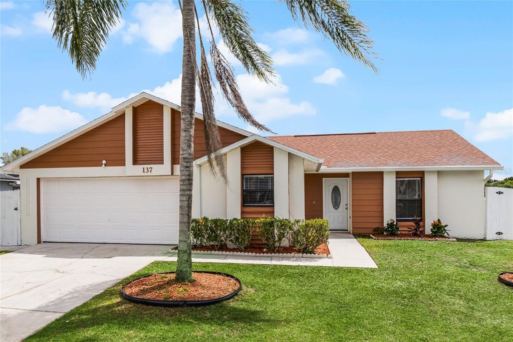 Image 3 of property listing at 137 BIRMINGHAM DRIVE, Kissimmee, FL 34758