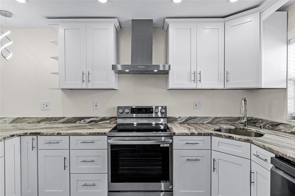 Image 5 of property listing at 137 BIRMINGHAM DRIVE, Kissimmee, FL 34758