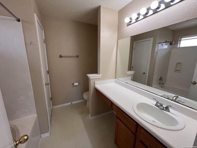 14234 Bobolink Cove, San Antonio, TX 78233