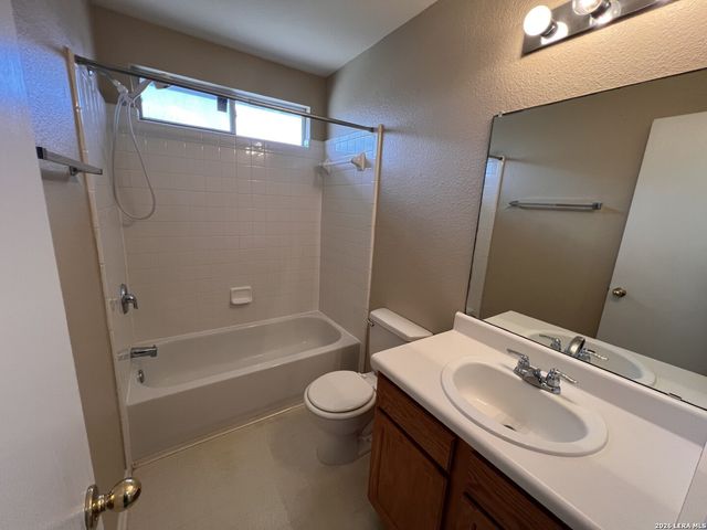 14234 Bobolink Cove, San Antonio, TX 78233