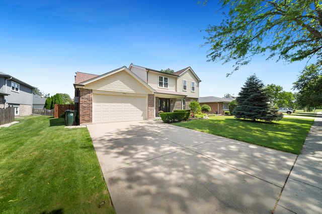 20W428 Westminster Drive, Downers Grove, IL 60516