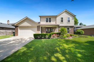 20W428 Westminster Drive, Downers Grove, IL 60516