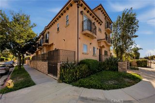 14702 Magnolia Boulevard 105, Sherman Oaks, CA 91403