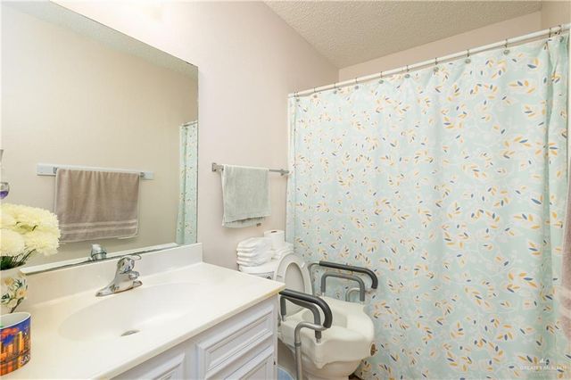 3504 Rosalva Avenue, Mcallen, TX 78503