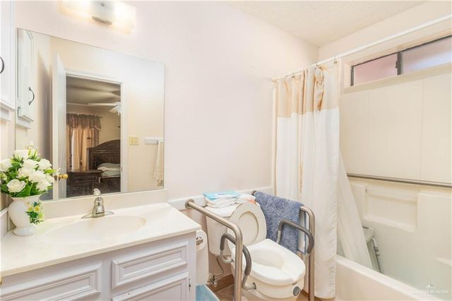 3504 Rosalva Avenue, Mcallen, TX 78503