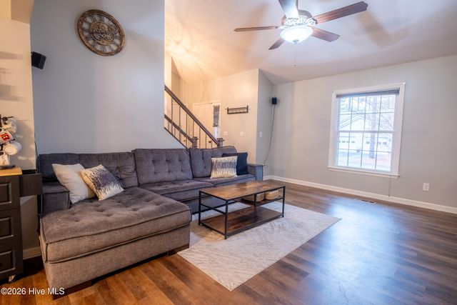 101 Laforet Court, Aberdeen, NC 28315