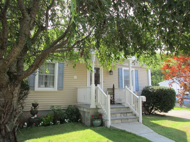18 Harkness Drive, Milford, CT 06460