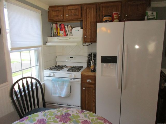 18 Harkness Drive, Milford, CT 06460