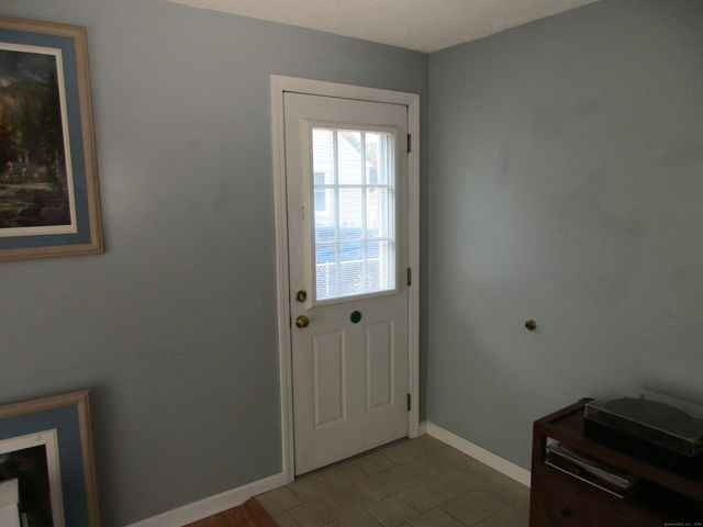 18 Harkness Drive, Milford, CT 06460